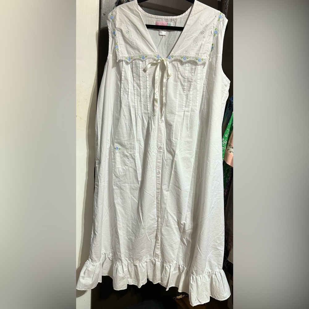 VINTAGE LADIES MOON DANCE HOUSE DRESS
